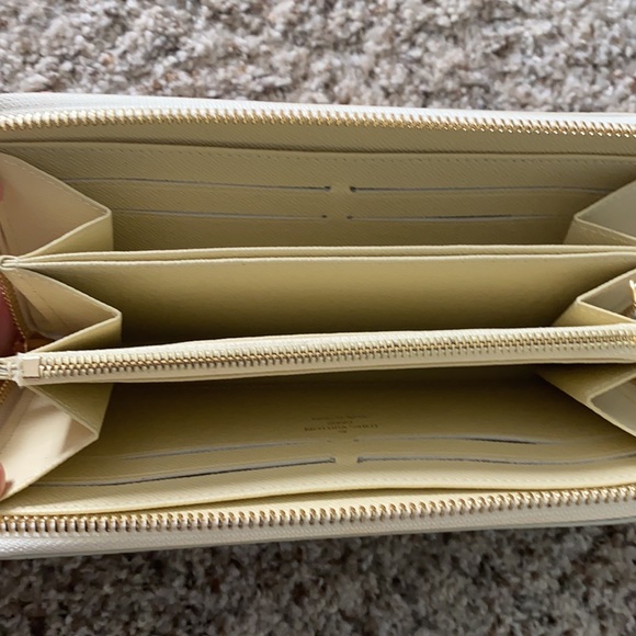 Canvas Wallet - Picture 2 of 3